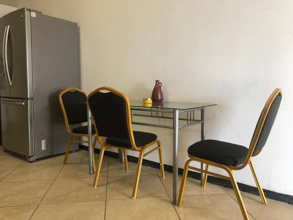 Hotel Bar Restaurant Emergency 911 Sto Lk Group Paramaribo Kültér fotó